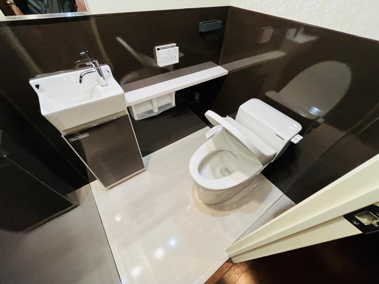 スリムなデザインと高い清掃性で、理想のトイレ空間を実現(ティモニ Uシリーズ)